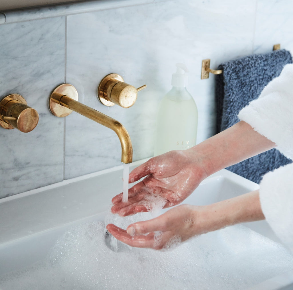 Hand &amp; Body Wash image 2