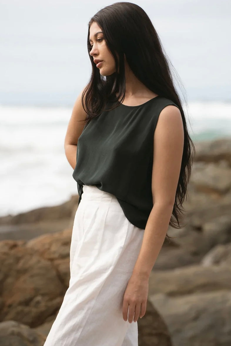 Leightweight Sleeveless Top
