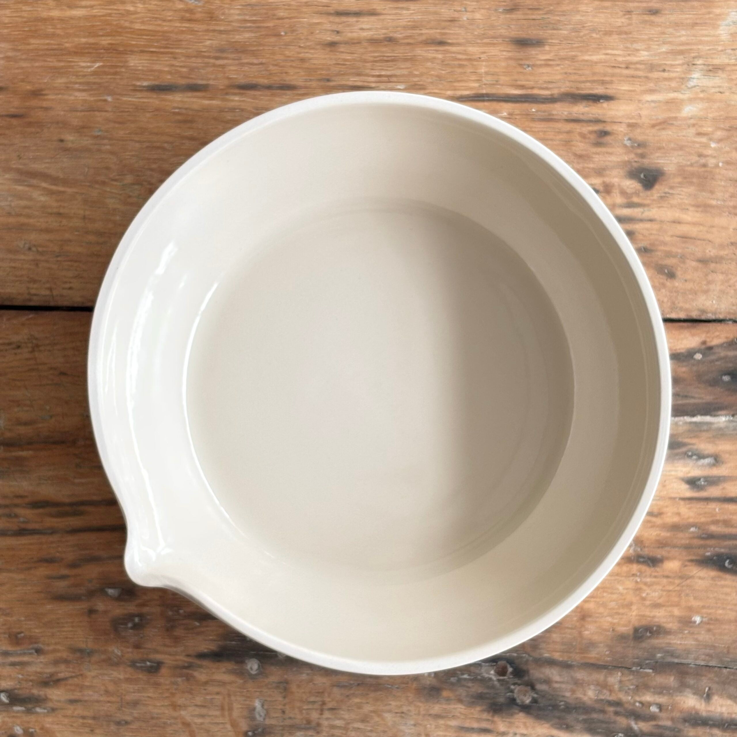 Handmade ceramic pouring bowl image 2