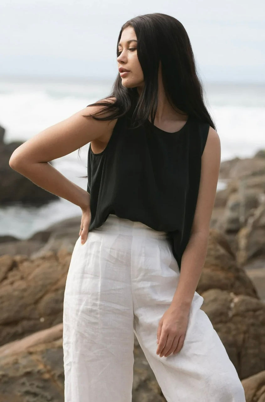 Leightweight Sleeveless Top