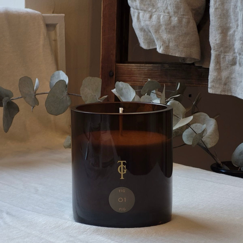 Amber Glass Luxury Scented Candle - Portobello Oud image
