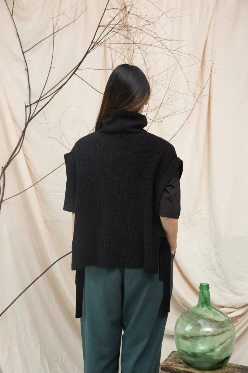Recycled Wool Knitted Vest