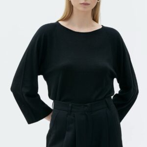 Sustainable silk cashmere top with raglan sleeves and scoop neckline